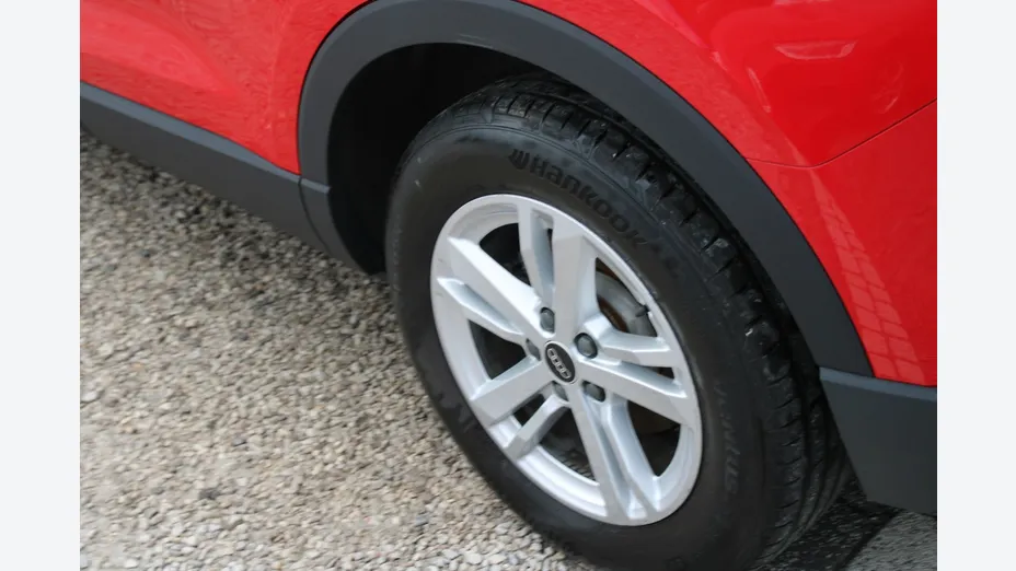 AUDI Q3 -