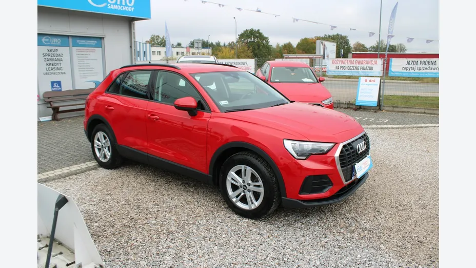AUDI Q3 -
