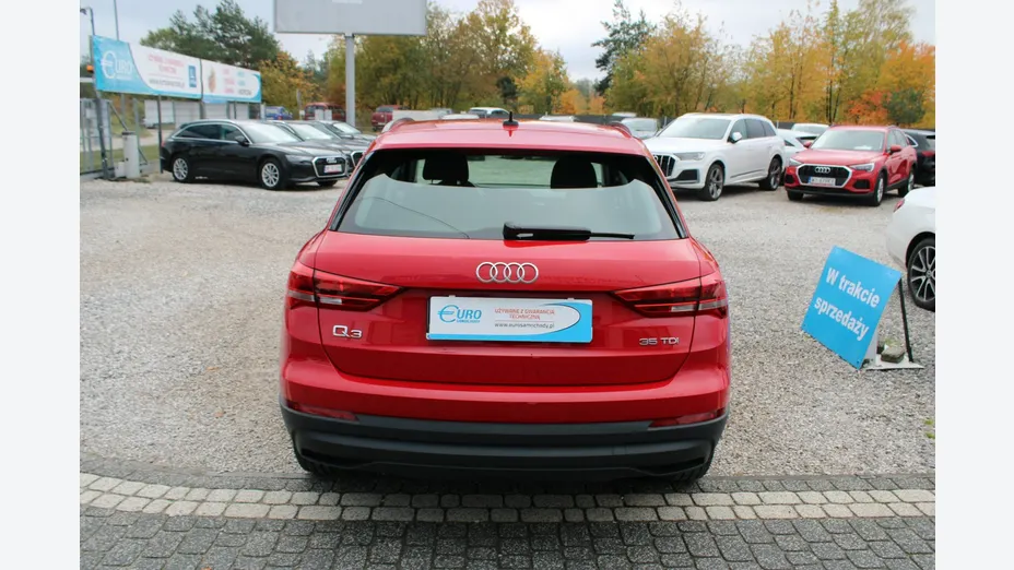 AUDI Q3 -