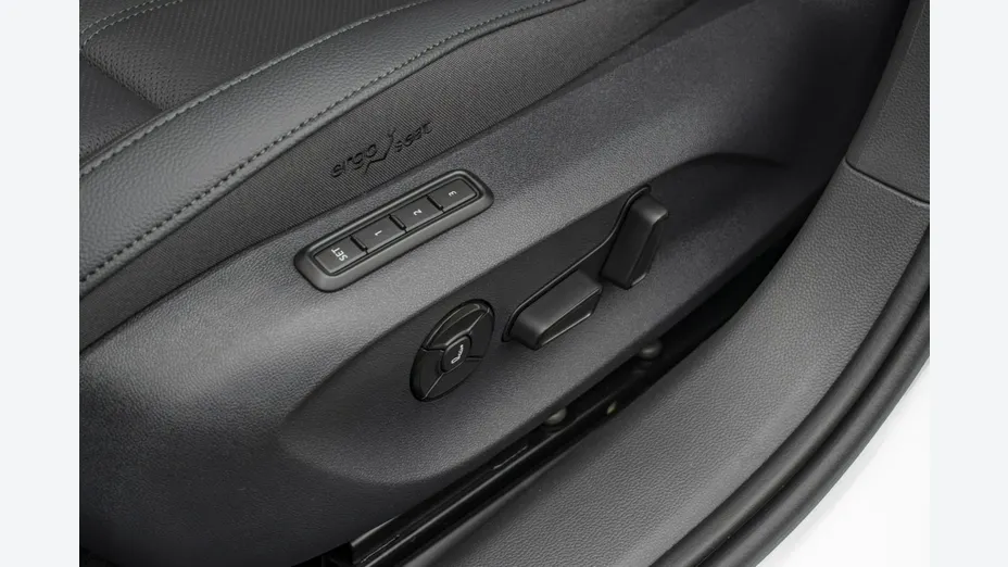 SKODA Superb -