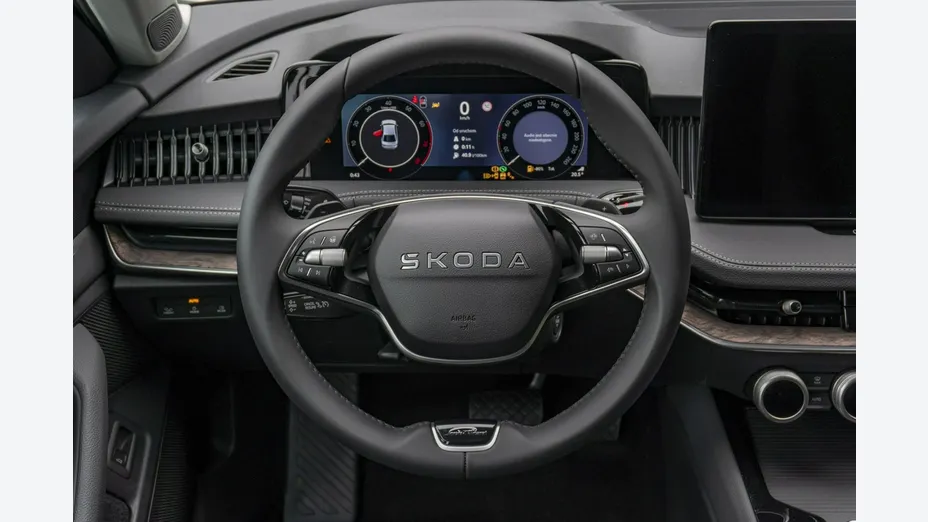 SKODA Superb -