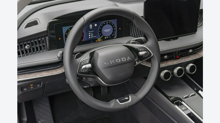 SKODA Superb -