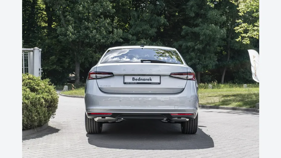 SKODA Superb -