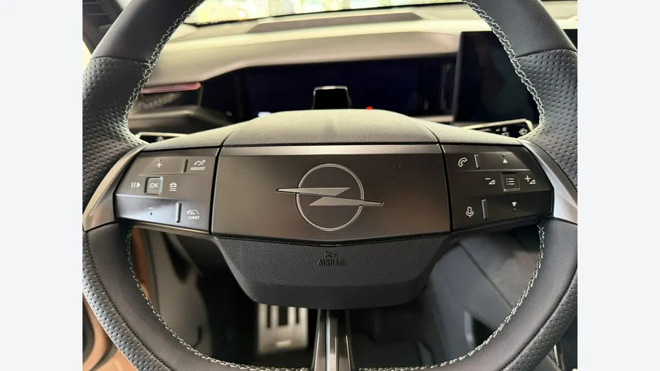 OPEL Grandland X -
