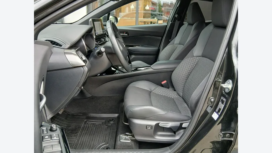 TOYOTA C-HR -
