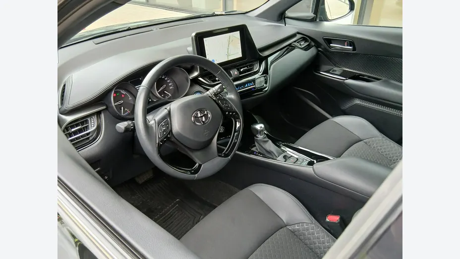 TOYOTA C-HR -