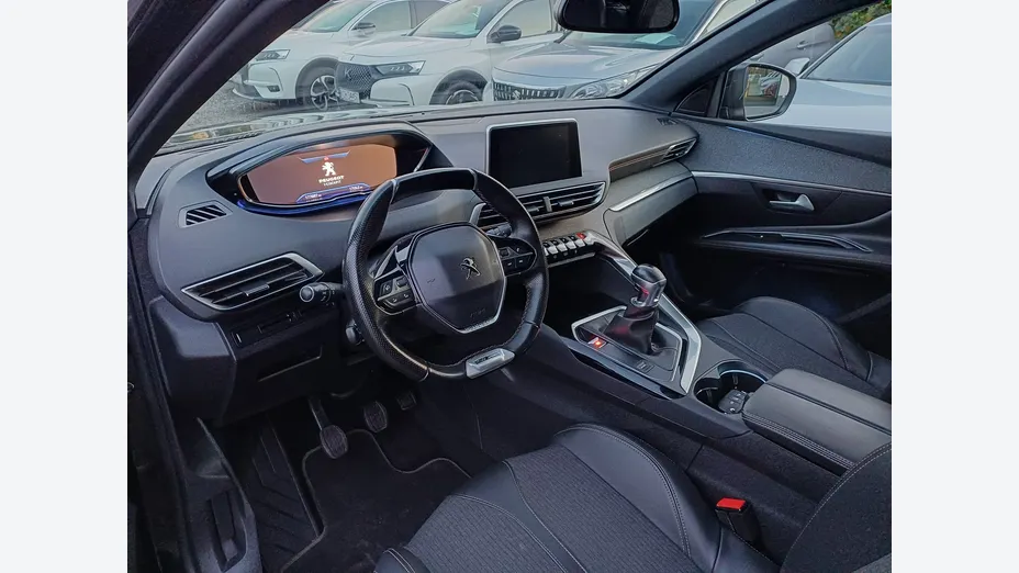 PEUGEOT 3008 -