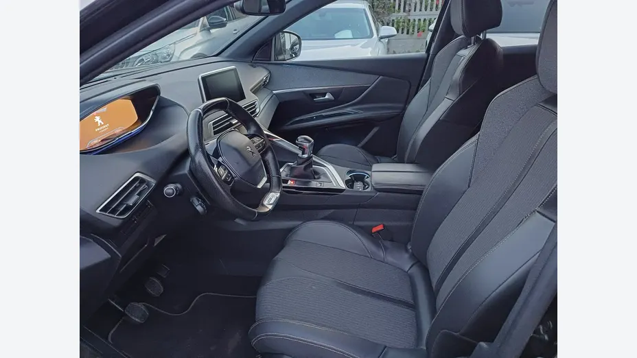 PEUGEOT 3008 -