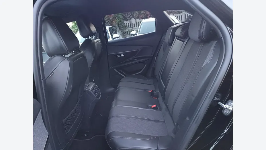 PEUGEOT 3008 -