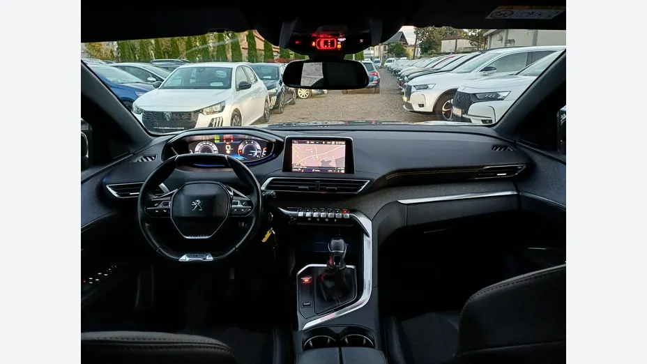 PEUGEOT 3008 -