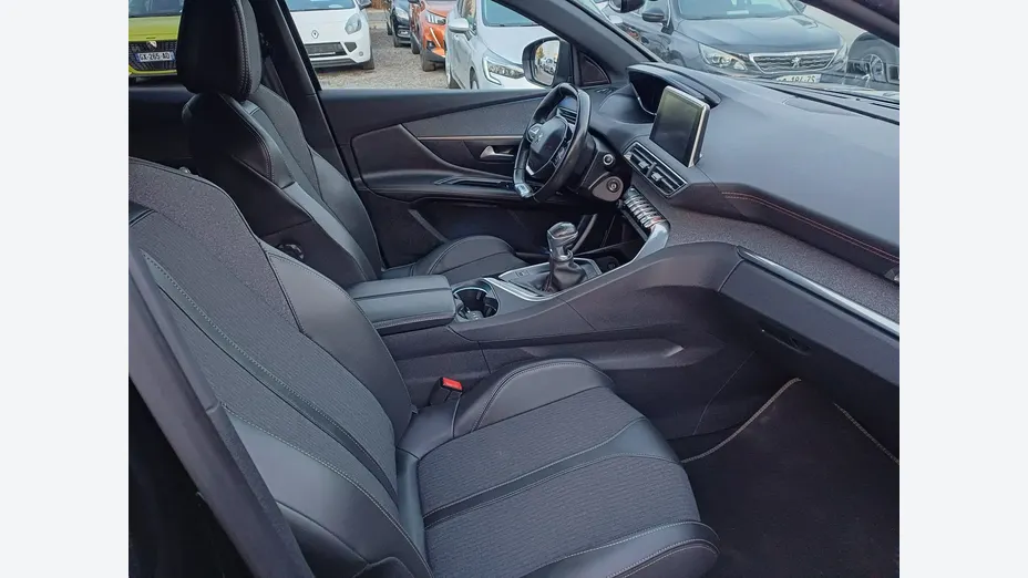 PEUGEOT 3008 -