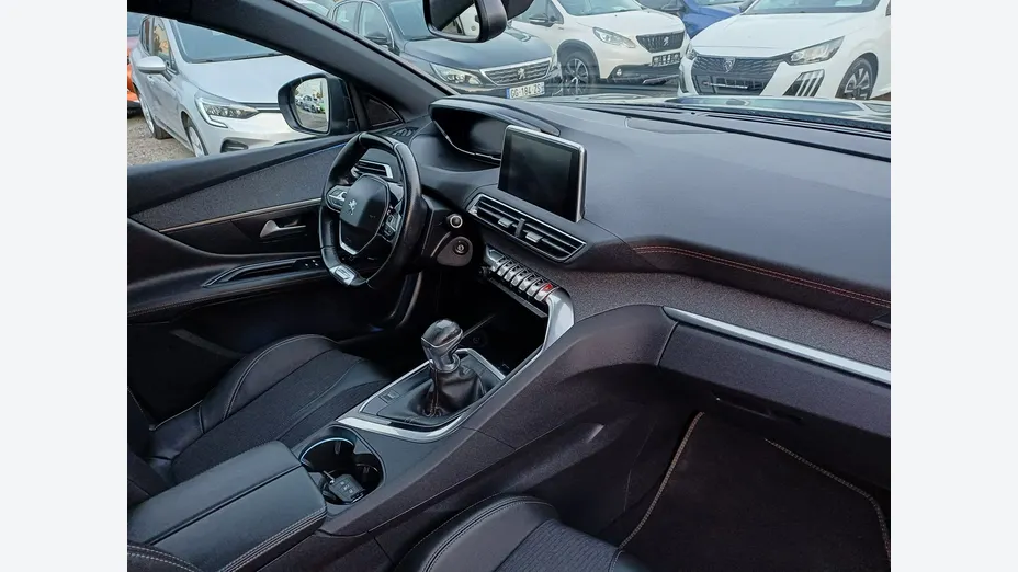 PEUGEOT 3008 -