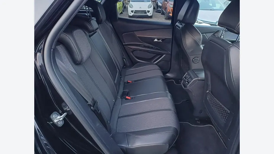 PEUGEOT 3008 -