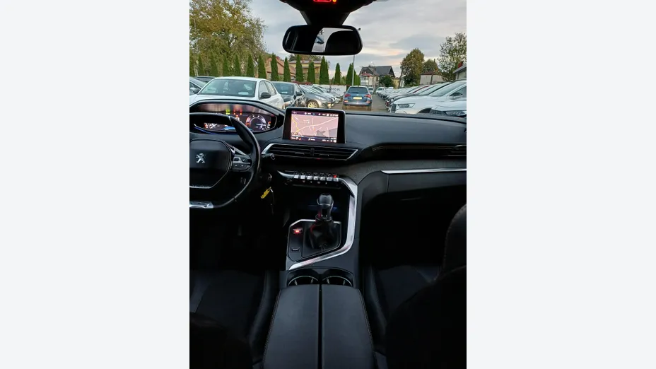 PEUGEOT 3008 -