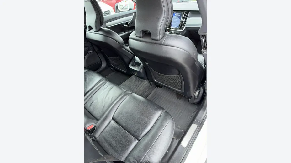 VOLVO V90 -