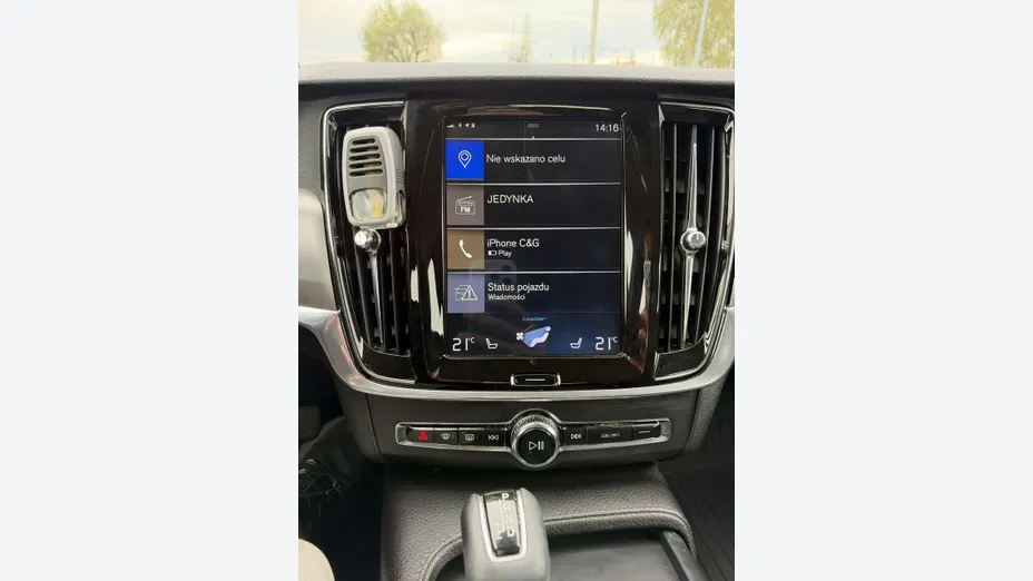 VOLVO V90 -