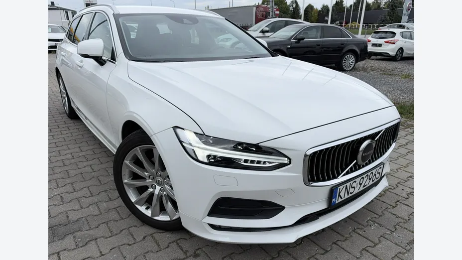 VOLVO V90 -
