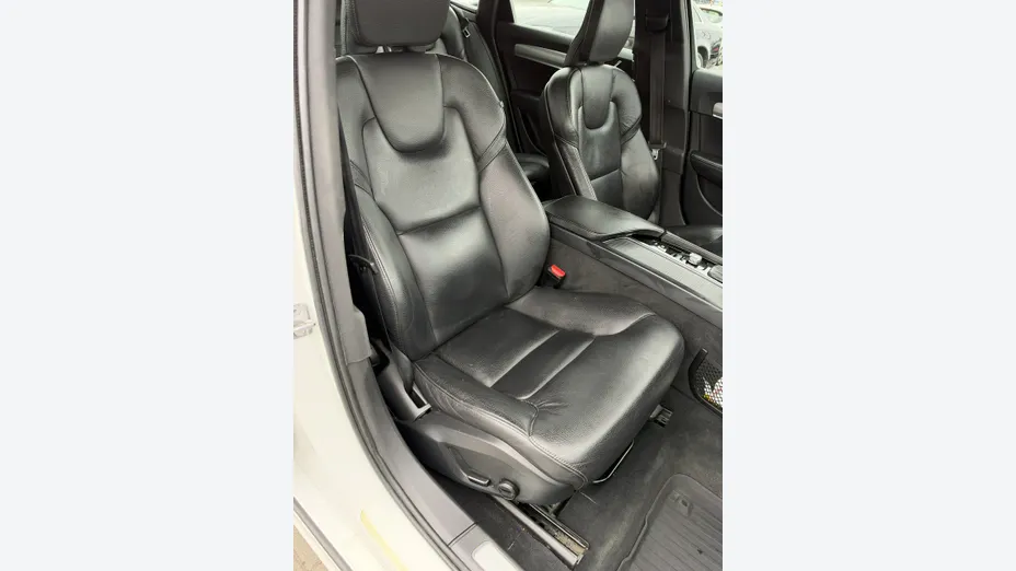 VOLVO V90 -