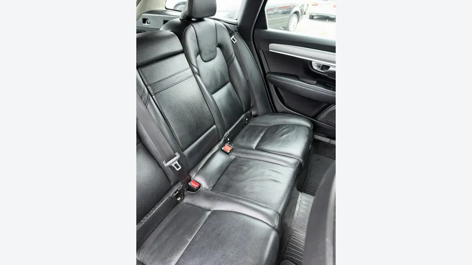 VOLVO V90 -