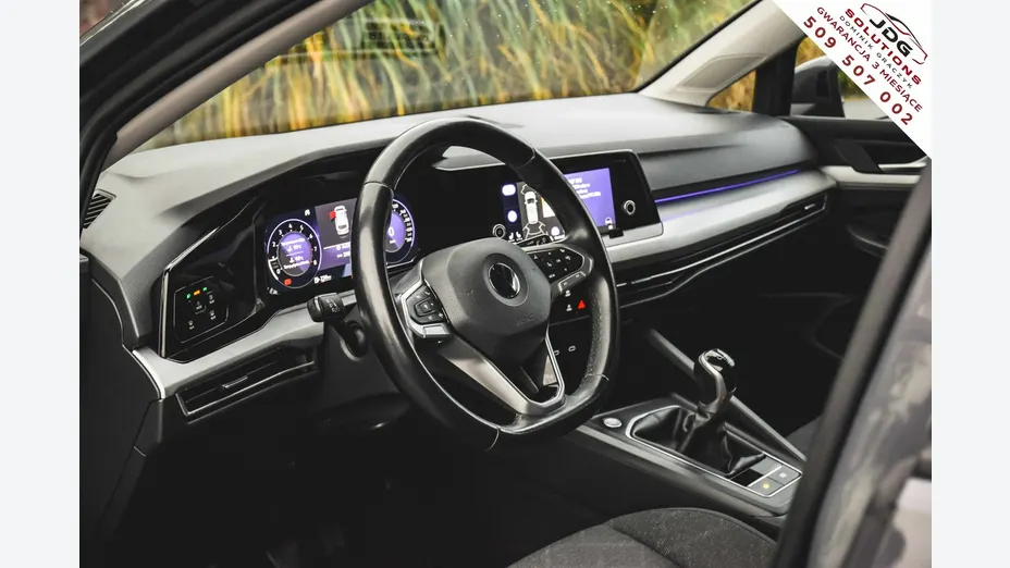VOLKSWAGEN Golf -