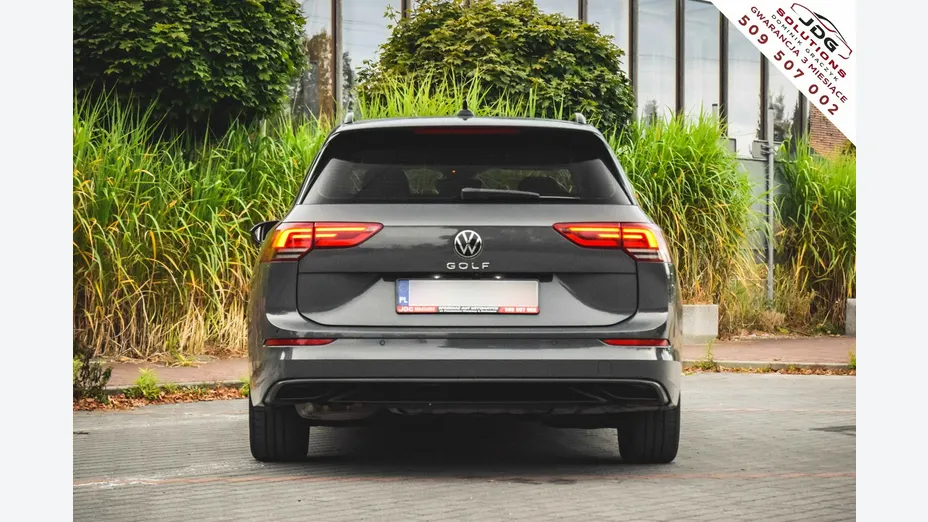 VOLKSWAGEN Golf -