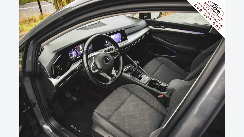 VOLKSWAGEN Golf -