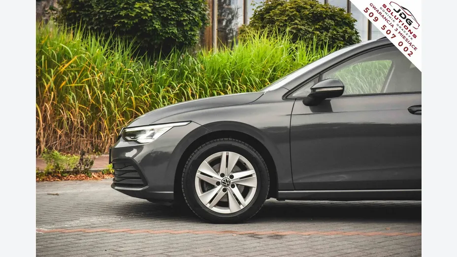 VOLKSWAGEN Golf -