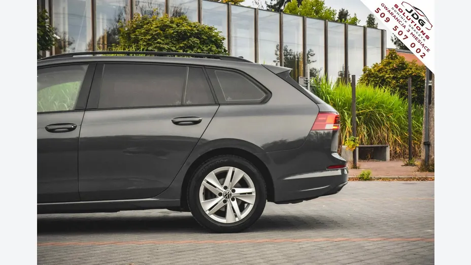 VOLKSWAGEN Golf -