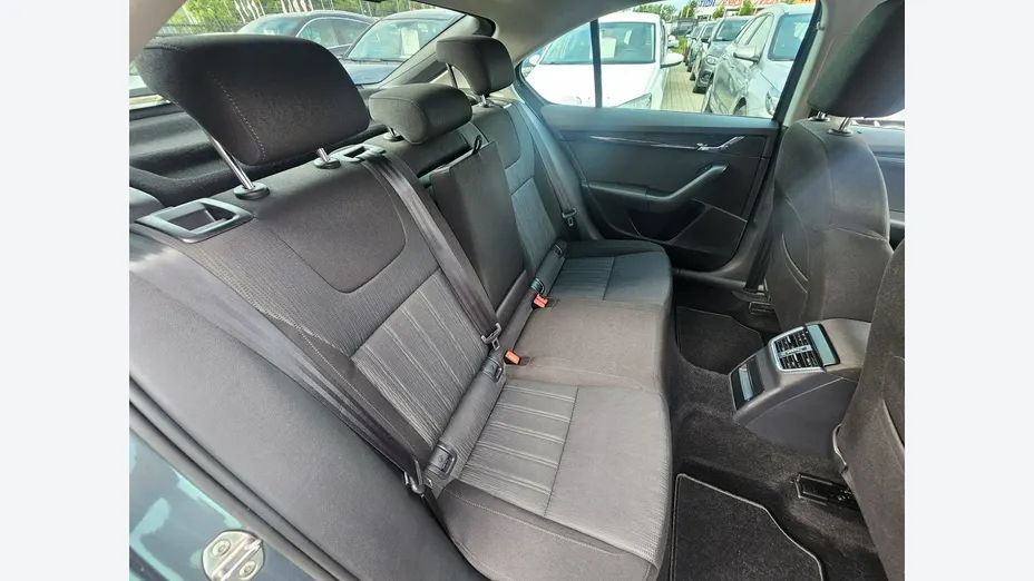 SKODA Octavia -