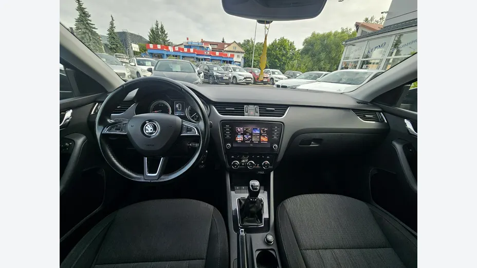 SKODA Octavia -