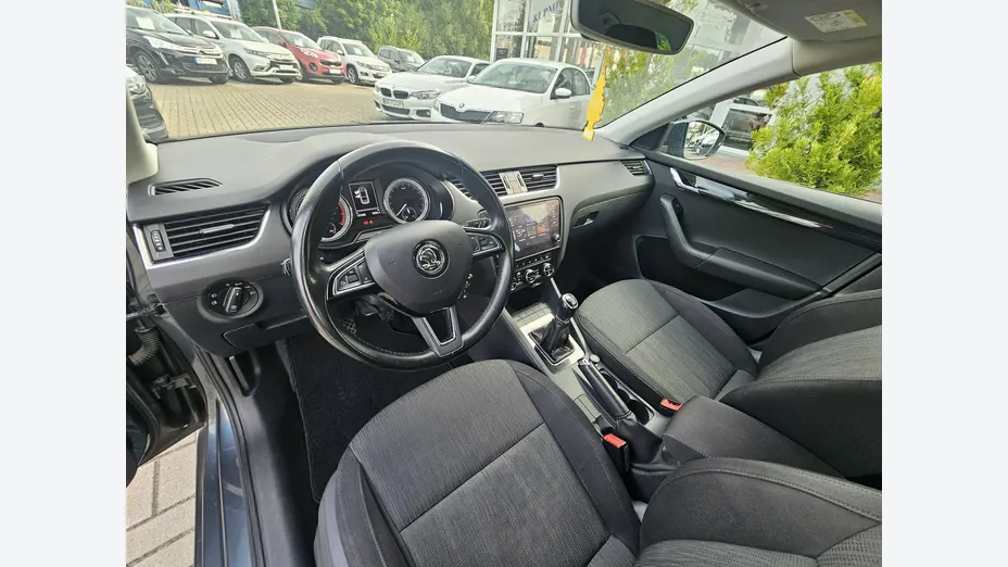 SKODA Octavia -