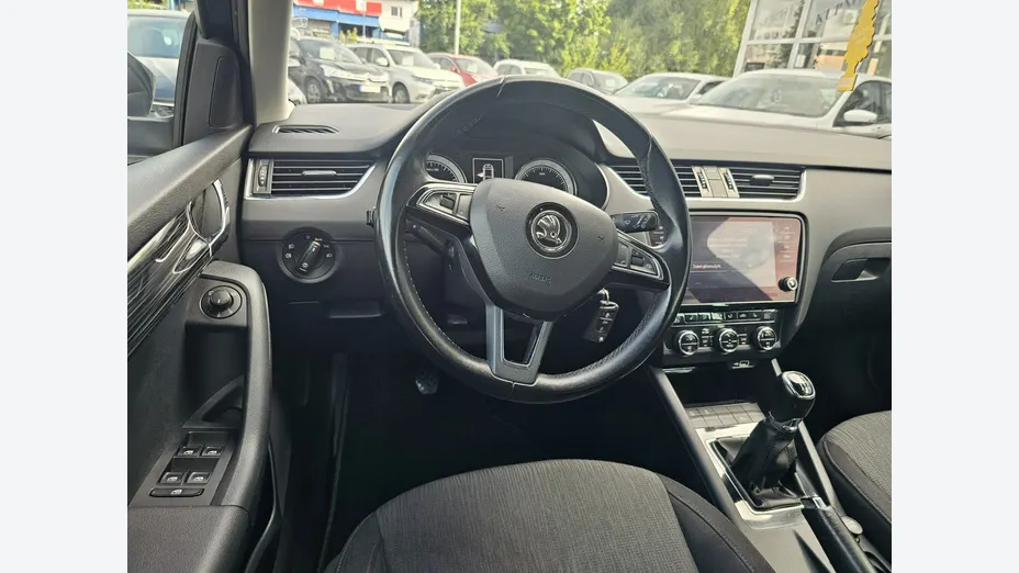 SKODA Octavia -