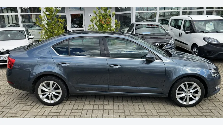 SKODA Octavia -