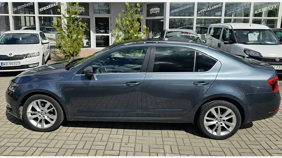 SKODA Octavia -