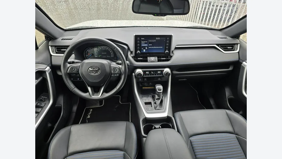 TOYOTA RAV4 -