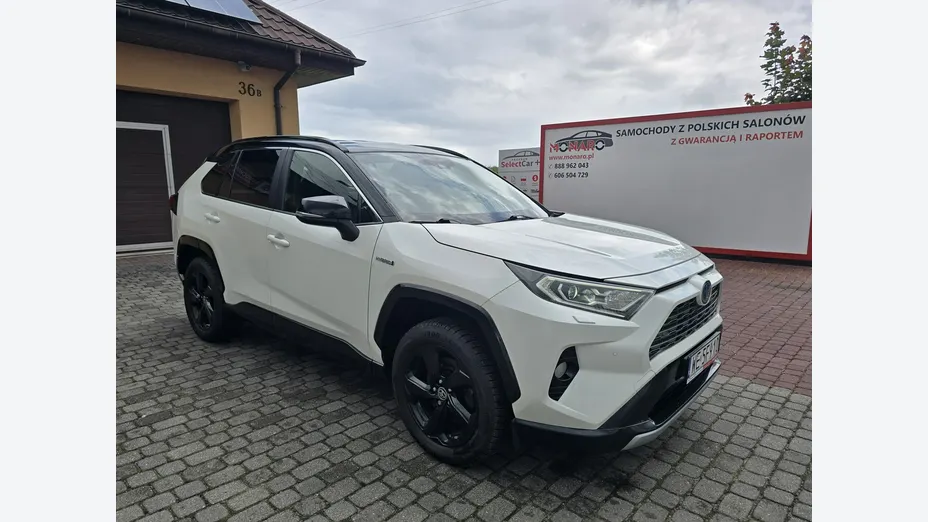 TOYOTA RAV4 -