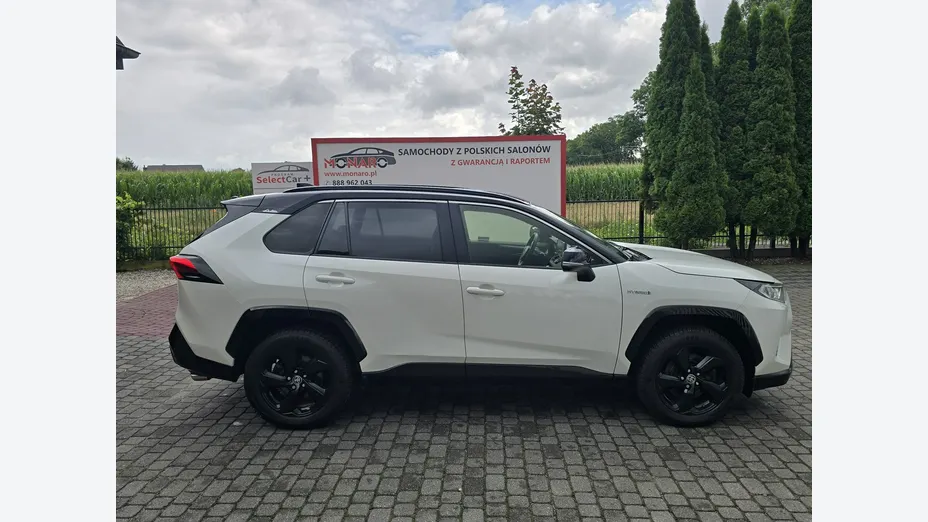 TOYOTA RAV4 -