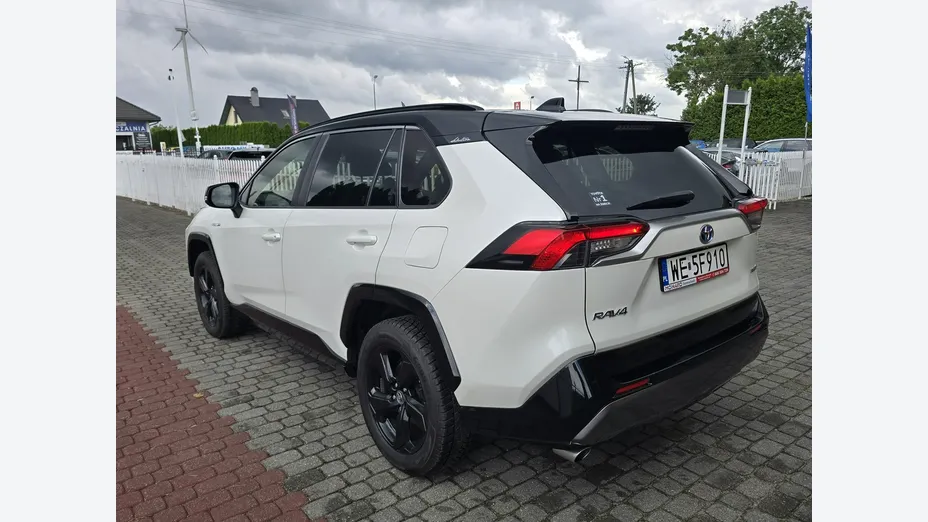 TOYOTA RAV4 -