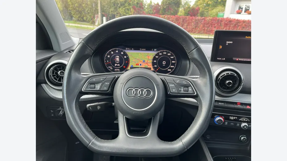 AUDI Q2 -