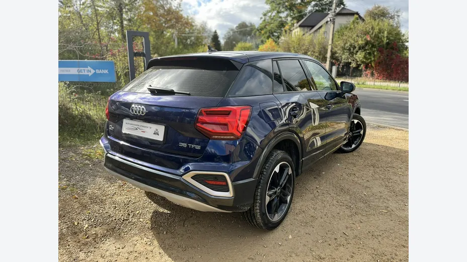 AUDI Q2 -