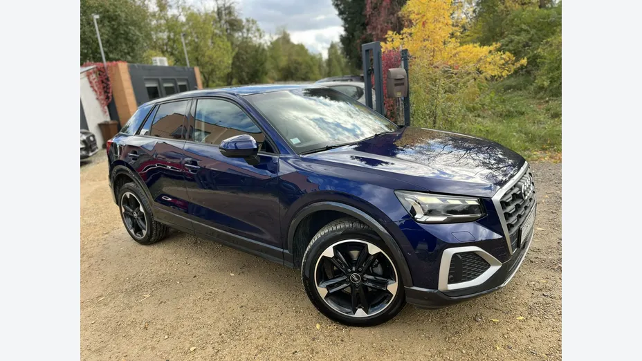AUDI Q2 -