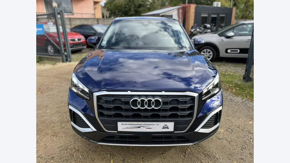 AUDI Q2 -