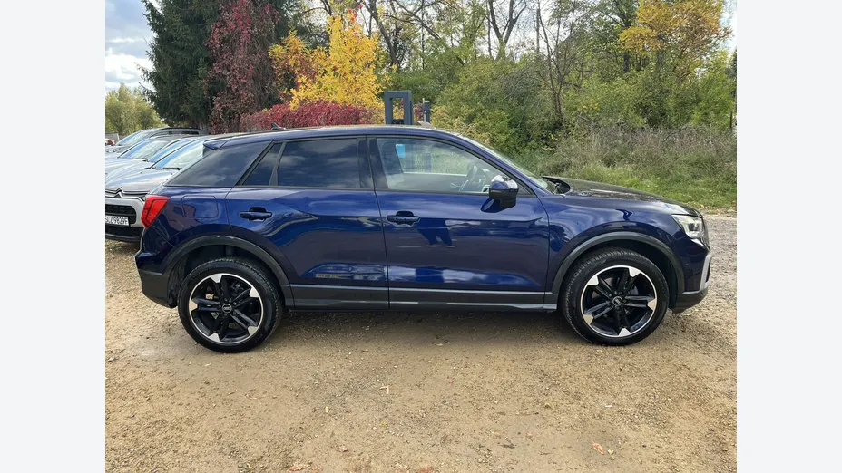 AUDI Q2 -