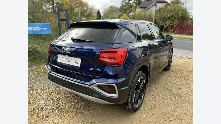 AUDI Q2 -