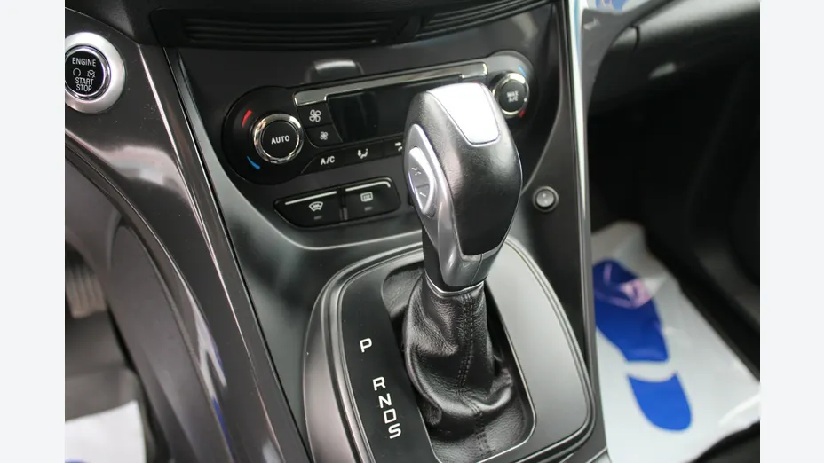 FORD Kuga -
