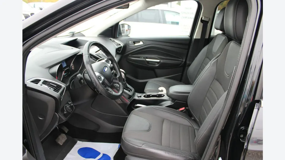 FORD Kuga -