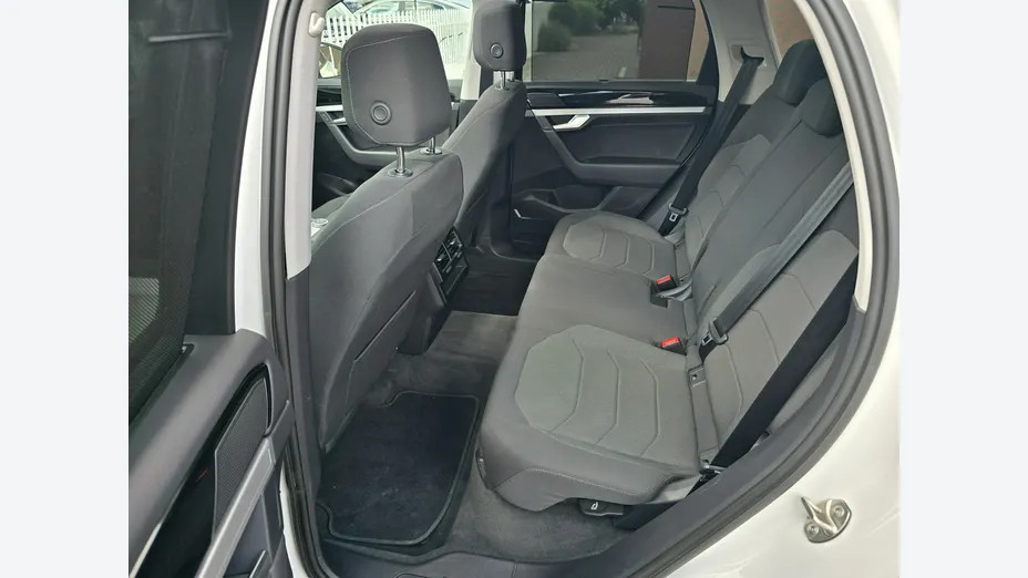 VOLKSWAGEN Touareg -
