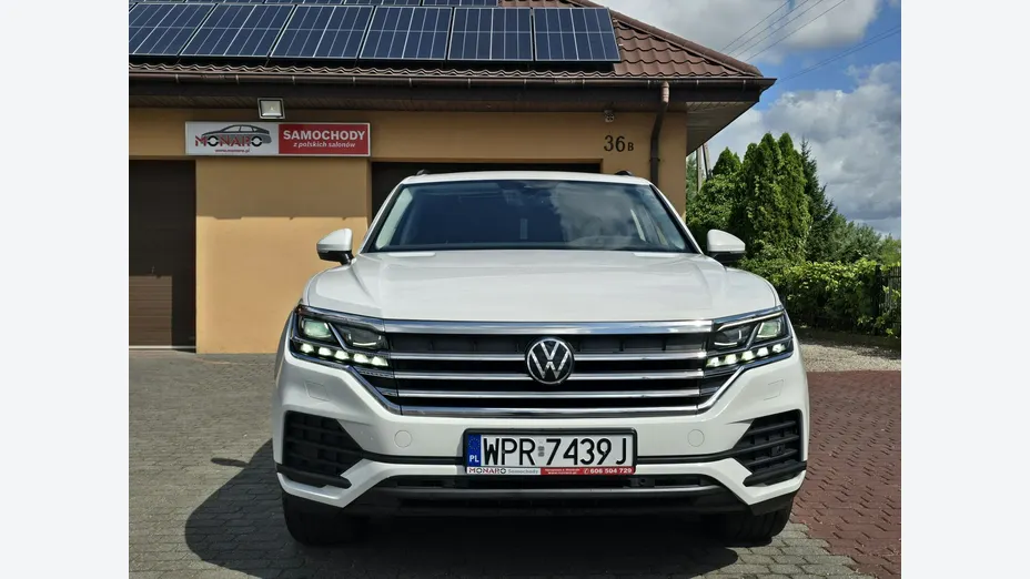 VOLKSWAGEN Touareg -