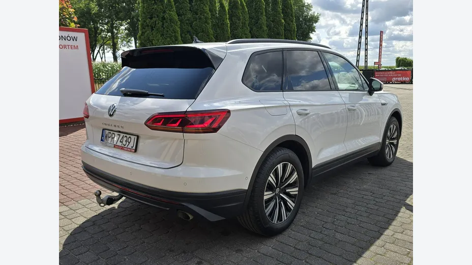 VOLKSWAGEN Touareg -