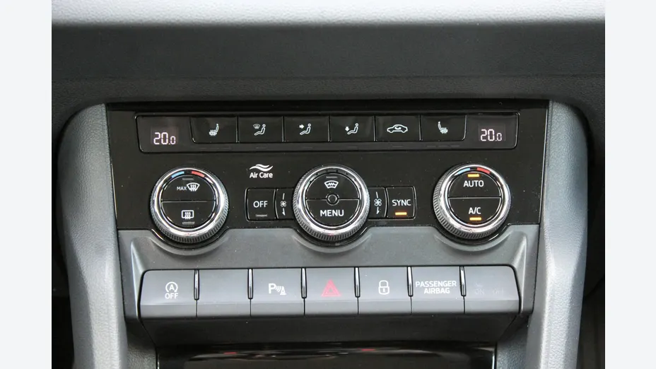 SKODA Karoq -